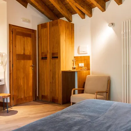 Gredos Maria Justina Bed and Breakfast 3*