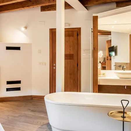 Bed and Breakfast Gredos Maria Justina 3*