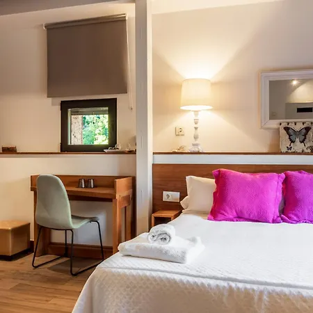 Gredos Maria Justina Bed and Breakfast 3*